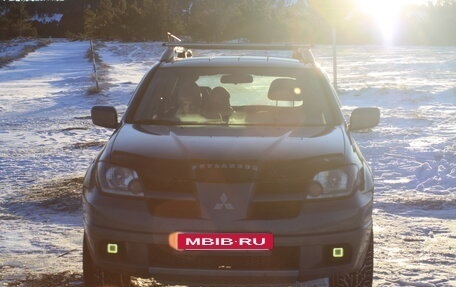 Mitsubishi Outlander III рестайлинг 3, 2003 год, 700 000 рублей, 9 фотография