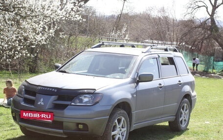 Mitsubishi Outlander III рестайлинг 3, 2003 год, 700 000 рублей, 15 фотография