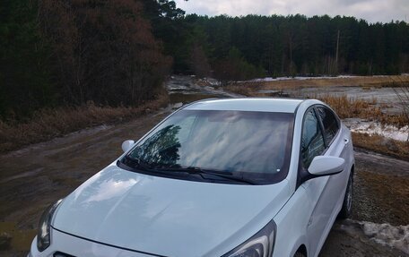 Hyundai Solaris II рестайлинг, 2012 год, 710 000 рублей, 4 фотография