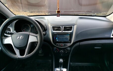 Hyundai Solaris II рестайлинг, 2012 год, 710 000 рублей, 15 фотография