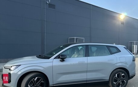 Volvo XC70, 2025 год, 9 800 000 рублей, 2 фотография