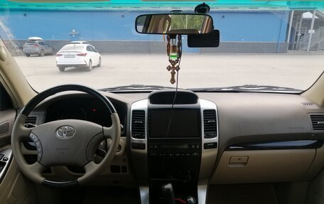 Toyota Land Cruiser Prado 120 рестайлинг, 2007 год, 2 200 000 рублей, 4 фотография