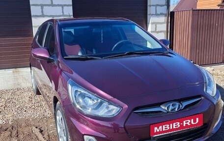 Hyundai Solaris II рестайлинг, 2011 год, 655 000 рублей, 2 фотография
