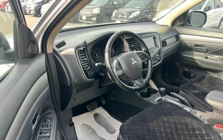 Mitsubishi Outlander III рестайлинг 3, 2013 год, 1 299 999 рублей, 10 фотография