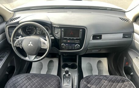 Mitsubishi Outlander III рестайлинг 3, 2013 год, 1 299 999 рублей, 16 фотография