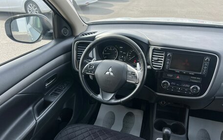 Mitsubishi Outlander III рестайлинг 3, 2013 год, 1 299 999 рублей, 14 фотография