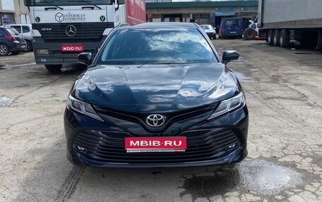 Toyota Camry, 2017 год, 2 800 000 рублей, 1 фотография