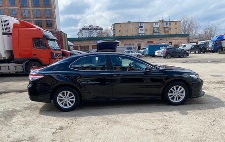 Toyota Camry, 2017 год, 2 800 000 рублей, 6 фотография