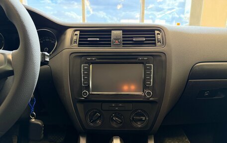 Volkswagen Jetta VI, 2015 год, 1 098 000 рублей, 12 фотография