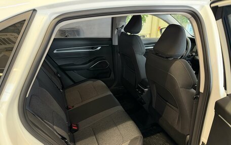 Geely Emgrand, 2024 год, 1 670 000 рублей, 10 фотография