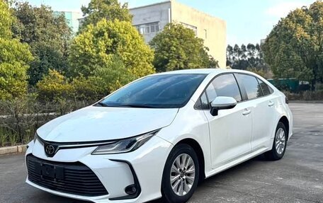 Toyota Corolla, 2023 год, 1 290 000 рублей, 2 фотография