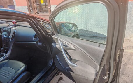 Opel Astra J, 2013 год, 850 000 рублей, 16 фотография