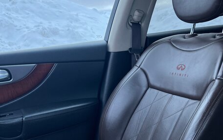 Infiniti FX II, 2011 год, 1 390 000 рублей, 9 фотография