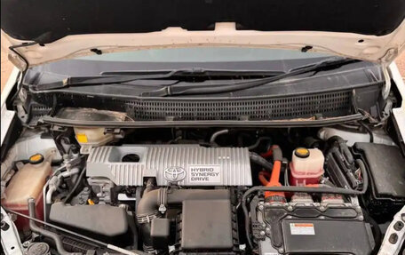 Toyota Prius Alpha I (ZVW40/41), 2013 год, 1 225 000 рублей, 2 фотография