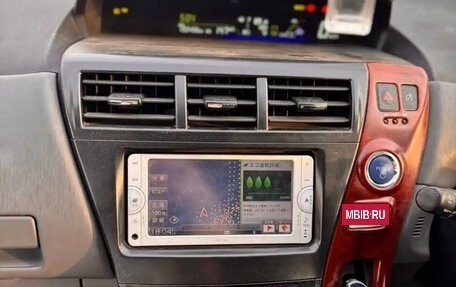 Toyota Prius Alpha I (ZVW40/41), 2013 год, 1 225 000 рублей, 3 фотография