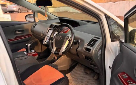 Toyota Prius Alpha I (ZVW40/41), 2013 год, 1 225 000 рублей, 11 фотография