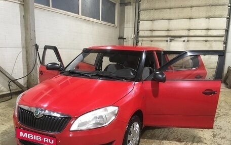 Skoda Fabia II, 2010 год, 580 000 рублей, 2 фотография