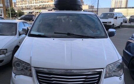 Chrysler Voyager IV, 2015 год, 2 200 000 рублей, 1 фотография