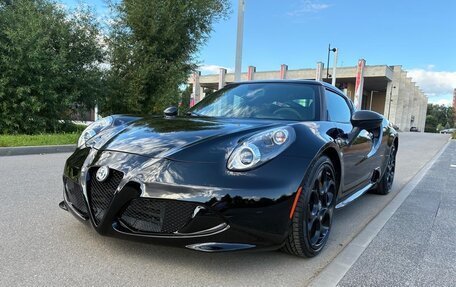 Alfa Romeo 4C, 2017 год, 9 999 000 рублей, 2 фотография
