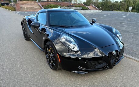 Alfa Romeo 4C, 2017 год, 9 999 000 рублей, 4 фотография