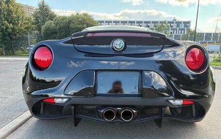 Alfa Romeo 4C, 2017 год, 9 999 000 рублей, 11 фотография