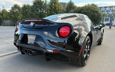 Alfa Romeo 4C, 2017 год, 9 999 000 рублей, 9 фотография