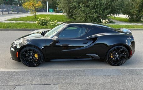Alfa Romeo 4C, 2017 год, 9 999 000 рублей, 14 фотография