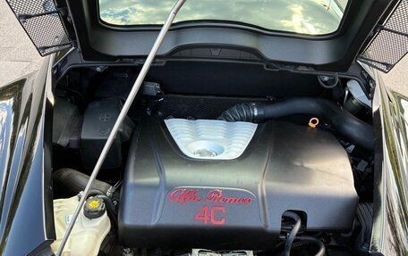 Alfa Romeo 4C, 2017 год, 9 999 000 рублей, 18 фотография