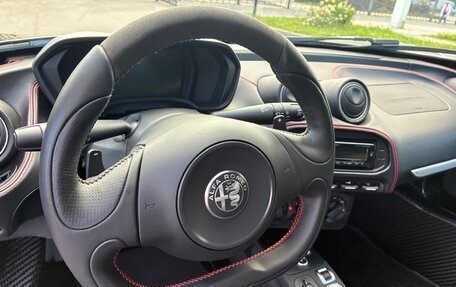 Alfa Romeo 4C, 2017 год, 9 999 000 рублей, 29 фотография