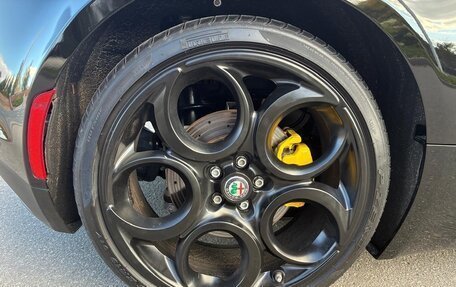 Alfa Romeo 4C, 2017 год, 9 999 000 рублей, 38 фотография