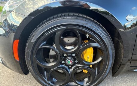 Alfa Romeo 4C, 2017 год, 9 999 000 рублей, 39 фотография