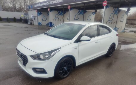 Hyundai Solaris II рестайлинг, 2018 год, 1 300 000 рублей, 3 фотография