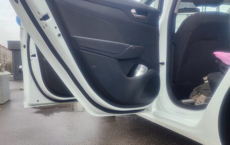 Hyundai Solaris II рестайлинг, 2018 год, 1 300 000 рублей, 13 фотография