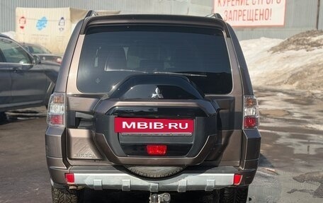 Mitsubishi Pajero IV, 2015 год, 2 800 000 рублей, 10 фотография