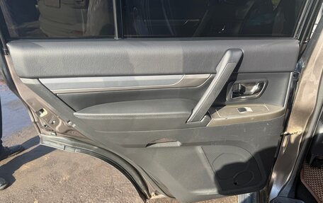 Mitsubishi Pajero IV, 2015 год, 2 800 000 рублей, 17 фотография