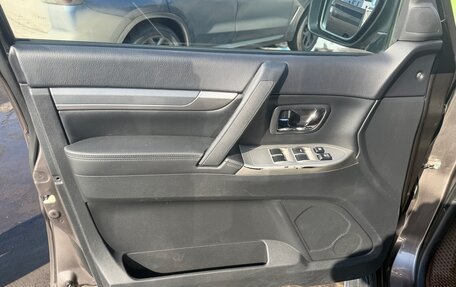 Mitsubishi Pajero IV, 2015 год, 2 800 000 рублей, 18 фотография