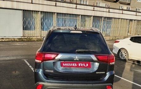 Mitsubishi Outlander III рестайлинг 3, 2018 год, 1 890 000 рублей, 5 фотография