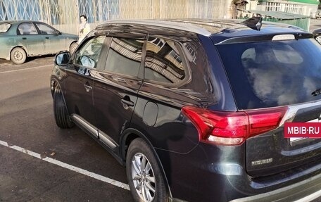 Mitsubishi Outlander III рестайлинг 3, 2018 год, 1 890 000 рублей, 7 фотография