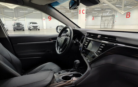 Toyota Camry, 2019 год, 3 100 000 рублей, 13 фотография