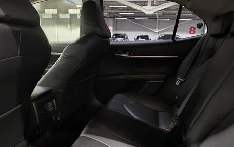 Toyota Camry, 2019 год, 3 100 000 рублей, 15 фотография