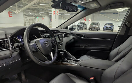 Toyota Camry, 2019 год, 3 100 000 рублей, 20 фотография