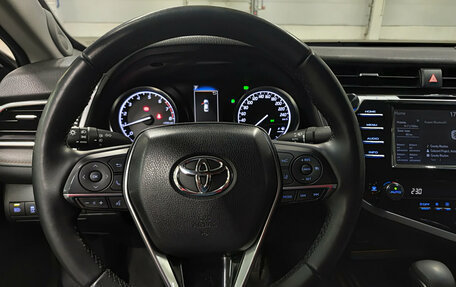 Toyota Camry, 2019 год, 3 100 000 рублей, 26 фотография