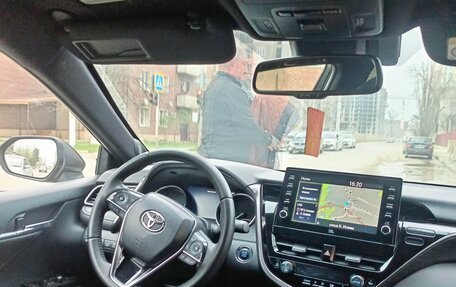 Toyota Camry, 2021 год, 2 850 000 рублей, 1 фотография