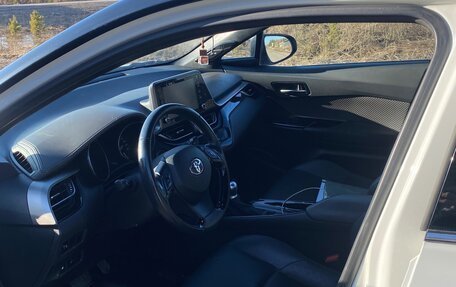 Toyota C-HR I рестайлинг, 2020 год, 3 000 000 рублей, 3 фотография