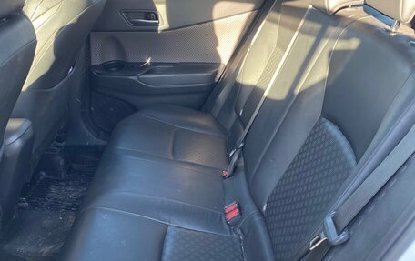 Toyota C-HR I рестайлинг, 2020 год, 3 000 000 рублей, 10 фотография