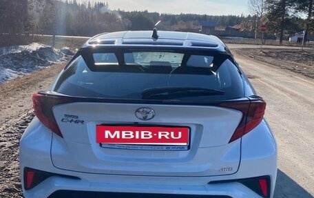 Toyota C-HR I рестайлинг, 2020 год, 3 000 000 рублей, 5 фотография