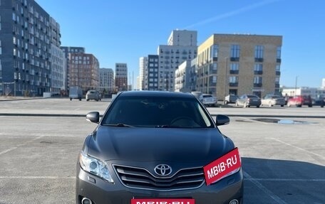 Toyota Camry, 2011 год, 1 330 000 рублей, 2 фотография