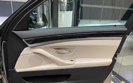 BMW 5 серия, 2011 год, 2 090 000 рублей, 17 фотография