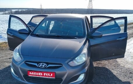 Hyundai Solaris II рестайлинг, 2013 год, 730 000 рублей, 1 фотография