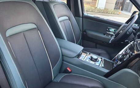 Rolls-Royce Cullinan, 2021 год, 38 000 000 рублей, 2 фотография